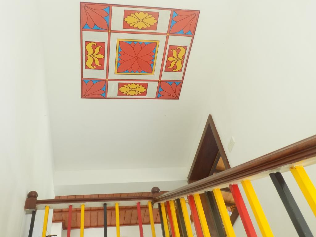 The Kandyan Hotel Bagian luar foto