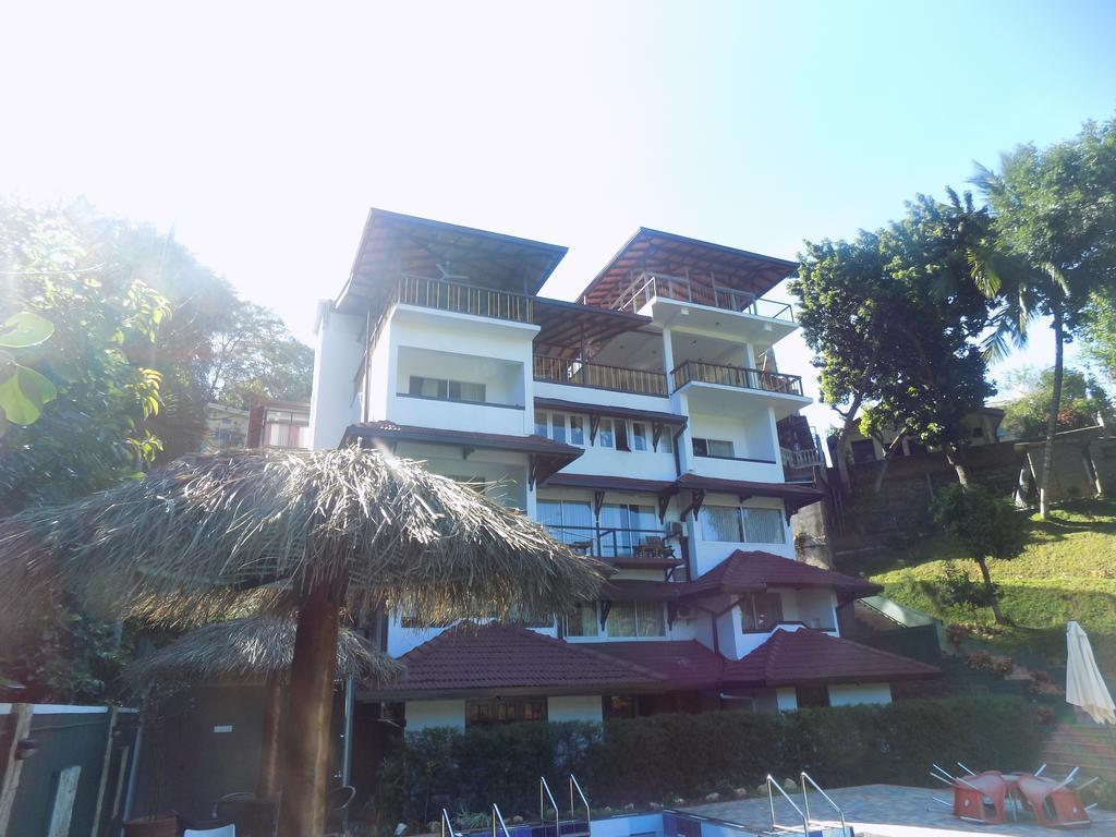 The Kandyan Hotel Bagian luar foto