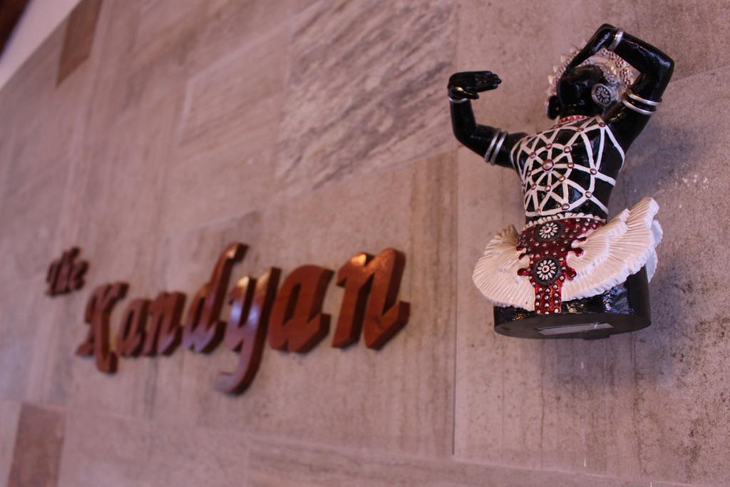 The Kandyan Hotel Bagian luar foto
