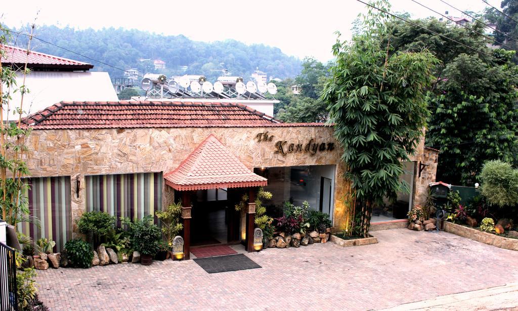 The Kandyan Hotel Bagian luar foto