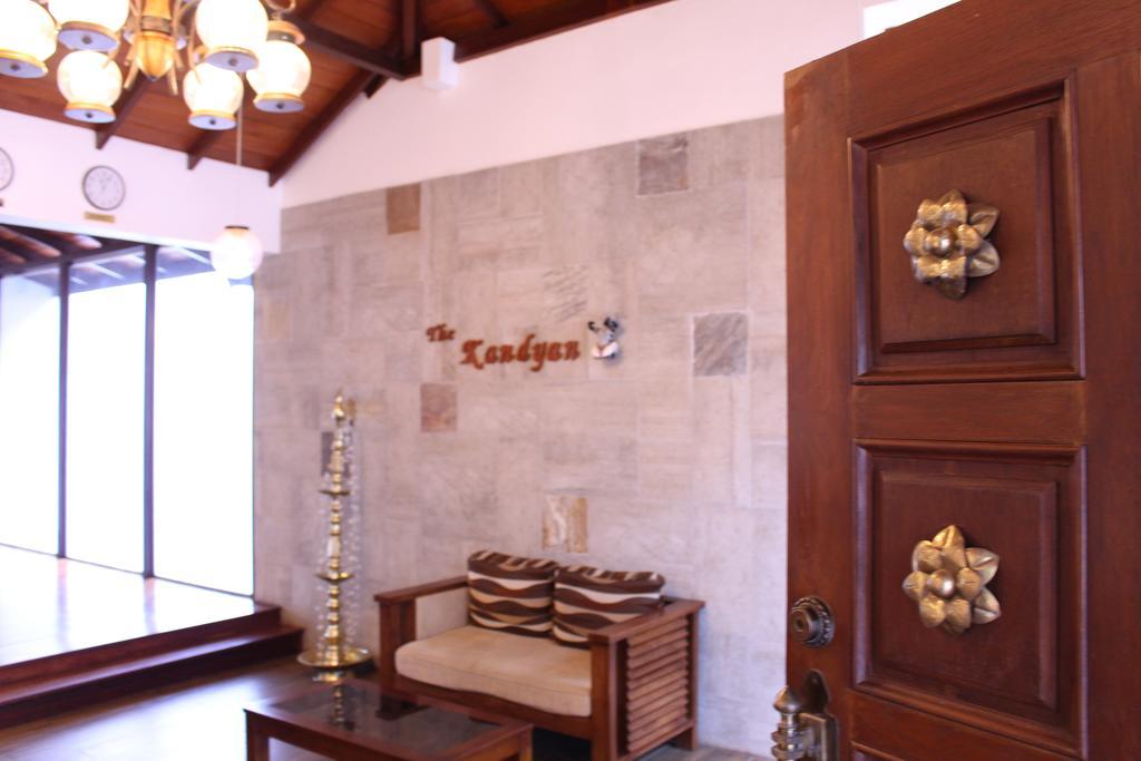 The Kandyan Hotel Bagian luar foto