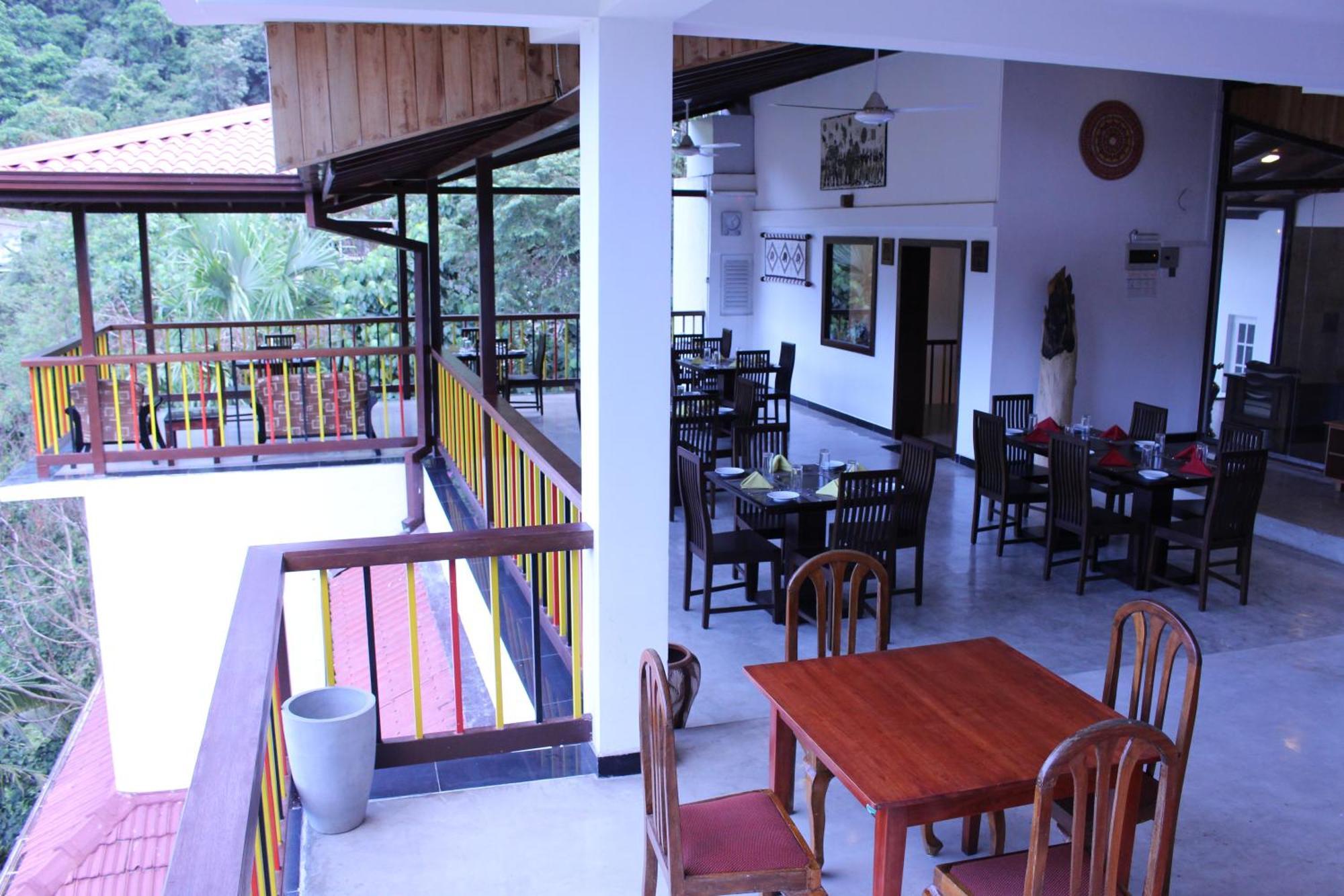 The Kandyan Hotel Bagian luar foto