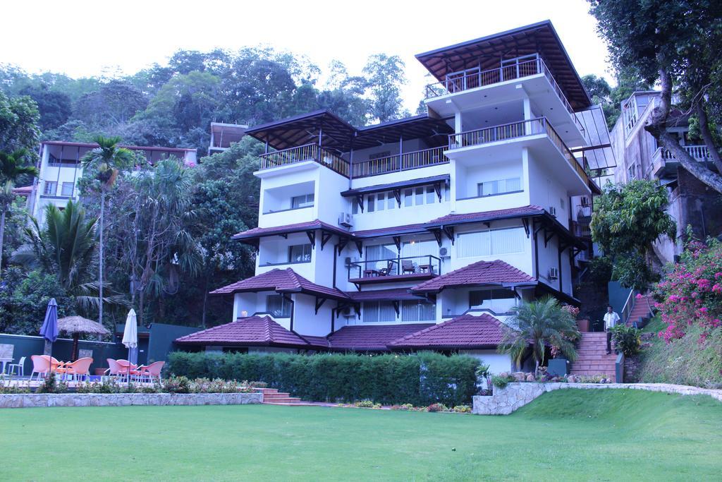 The Kandyan Hotel Bagian luar foto