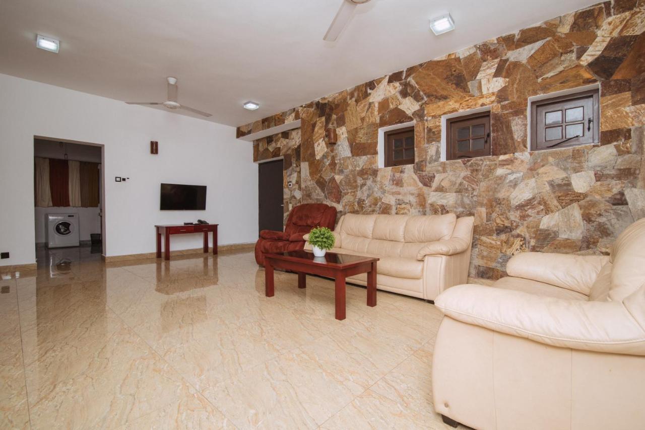 The Kandyan Hotel Bagian luar foto