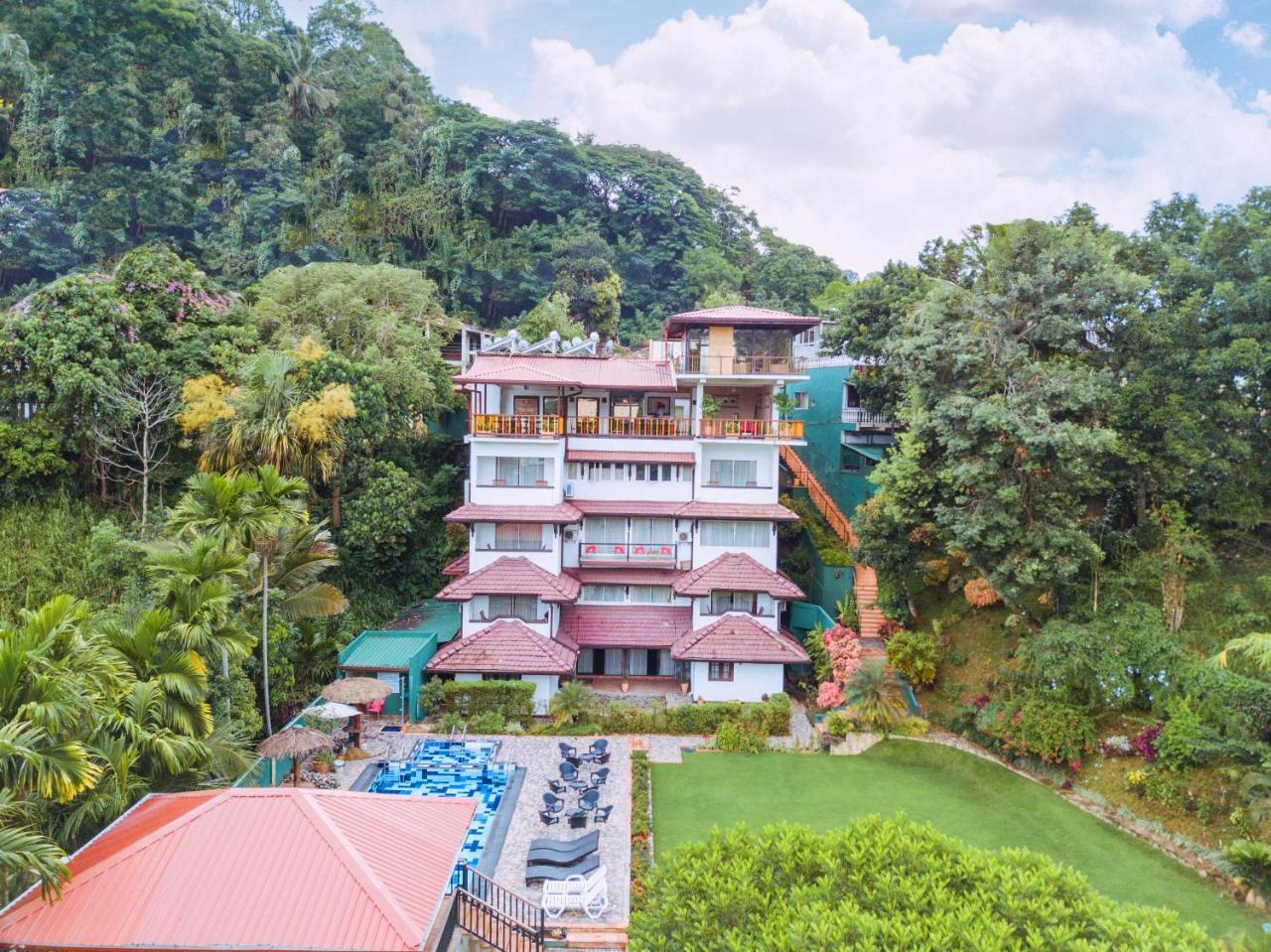 The Kandyan Hotel Bagian luar foto