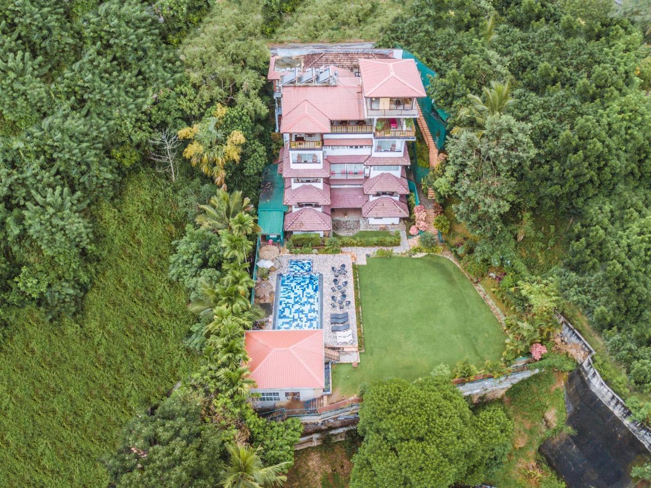 The Kandyan Hotel Bagian luar foto
