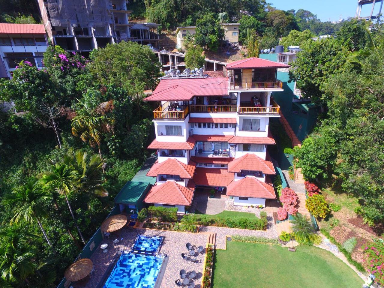 The Kandyan Hotel Bagian luar foto